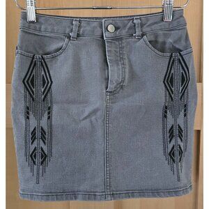 H&M Gray Denim Mini Skirt With Black Embroidered Tribal Design Size 6 Aztec